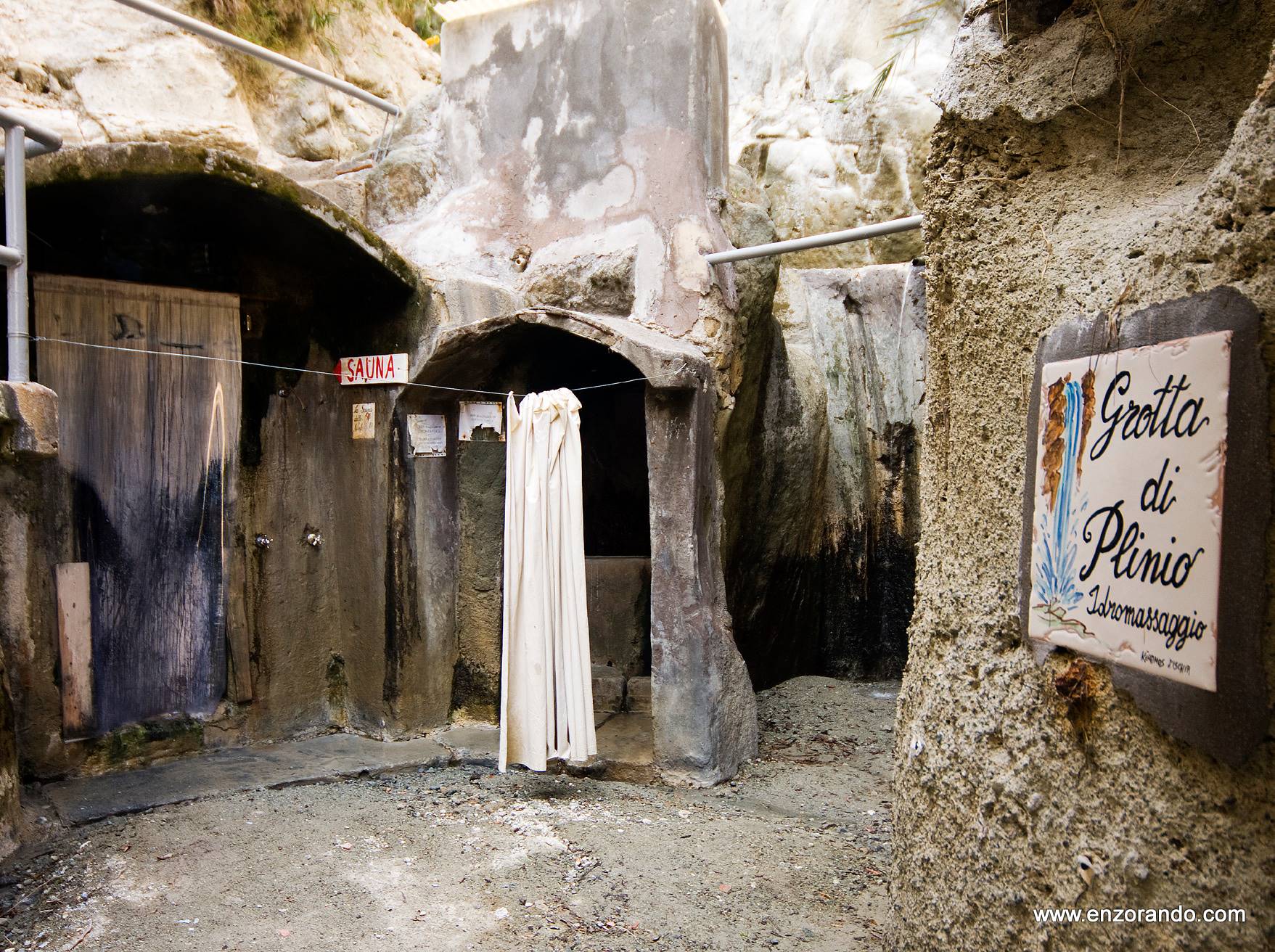 Cava scura grotta di Plinio