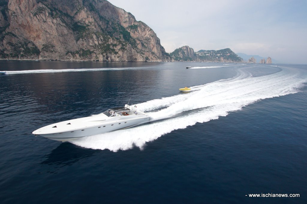 Magnum_RendezVous_2011_fleet_in_Capri