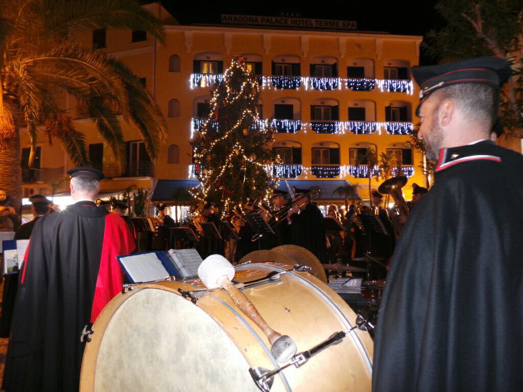 Fanfara dei carabinieri inaugurazione luci di Natale 1